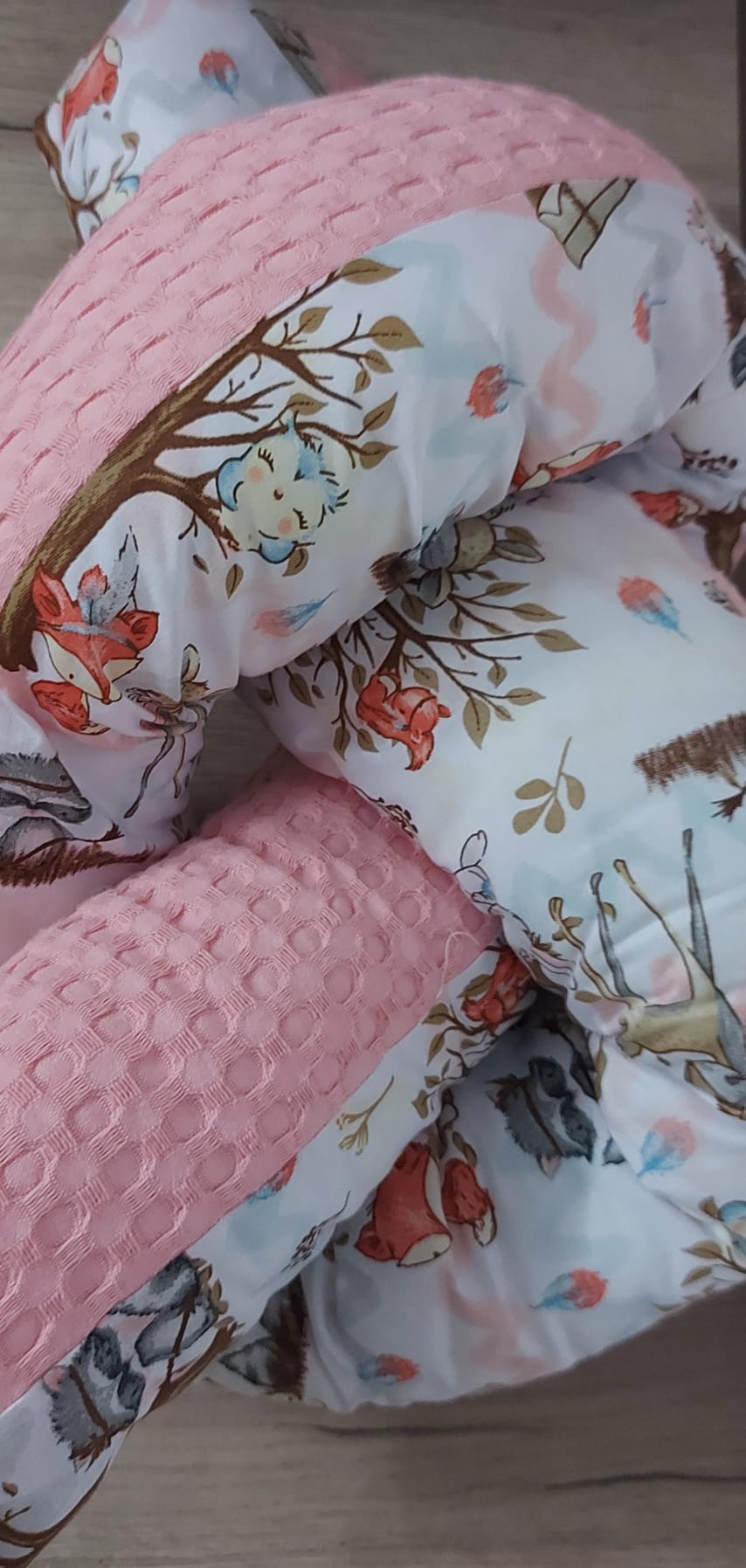 Handgefertigte Bettschlange – Schutz & Komfort fürs Babybett