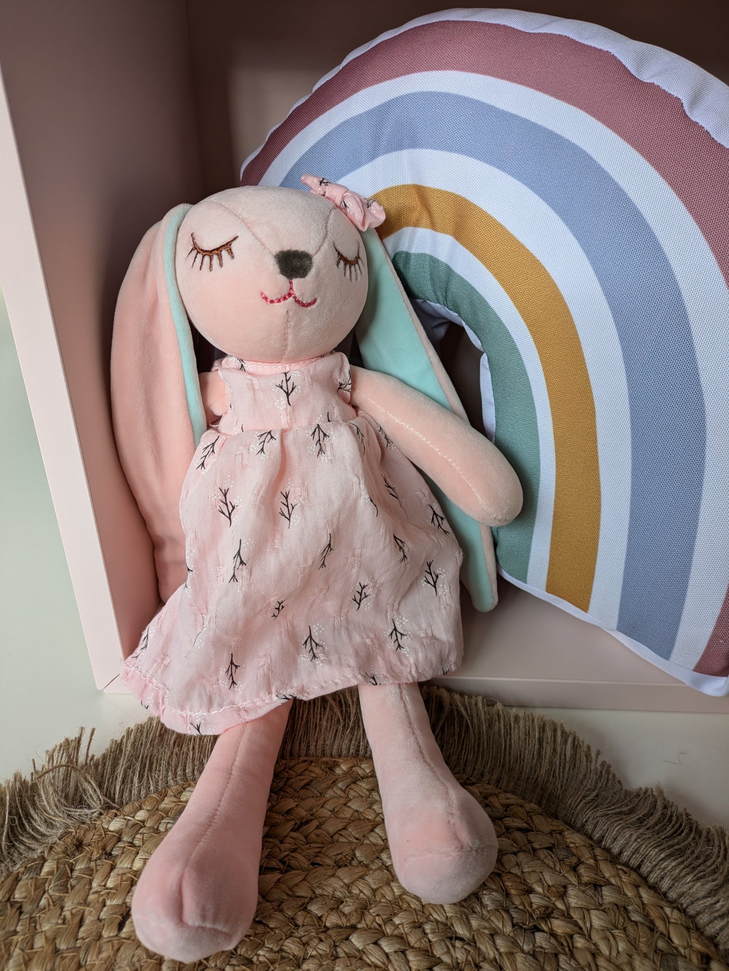 Rosa Kuschelhäschen mit Kleid