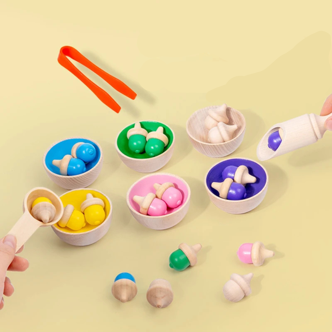 Sensorisches Holz-Sortierspiel – spielerisches Lernen mit allen Sinnen
