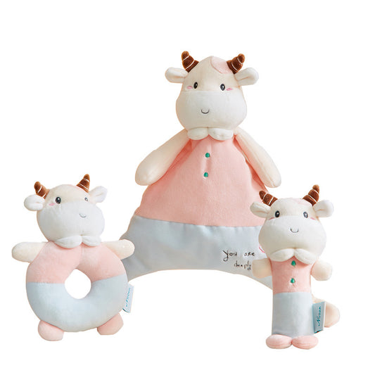 Plüsch-Kälbchen Babyset – Greifling, Rassel & Schmusetier in zarten Farben