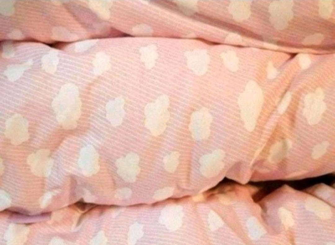 Handgefertigte Bettschlange – Schutz & Komfort fürs Babybett