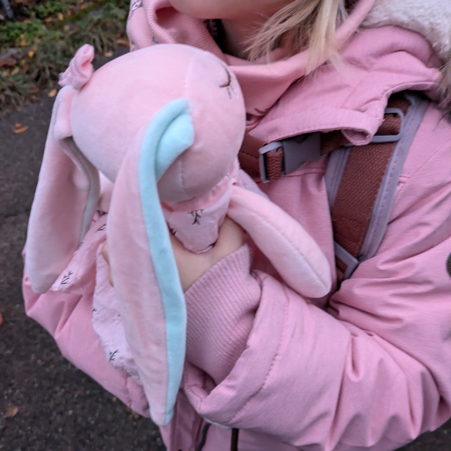 Rosa Kuschelhäschen mit Kleid