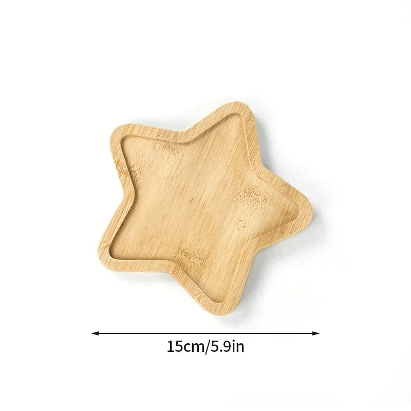 Holzteller ‚Sternchen und Blümchen‘ – Design für Kindermahlzeiten