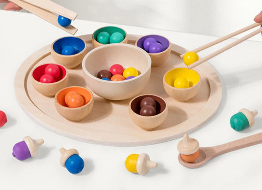 Sensorisches Holz-Sortierspiel – spielerisches Lernen mit allen Sinnen
